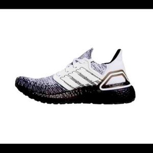 BLACK AND WHITE ADIDAS ULTRABOOSTS! NWT